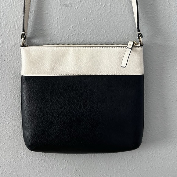 Kate Spade Black Cream Leather Crossbody Bag Adjustable Strap Minimalist Classic - Picture 7 of 11